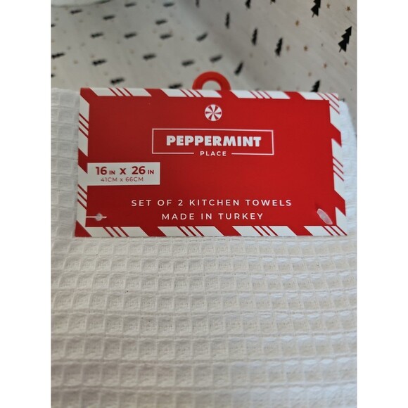 North Spruce Lane and Peppermint Place Christmas Kitchen Towels Santa/Trees - Picture 3 of 7